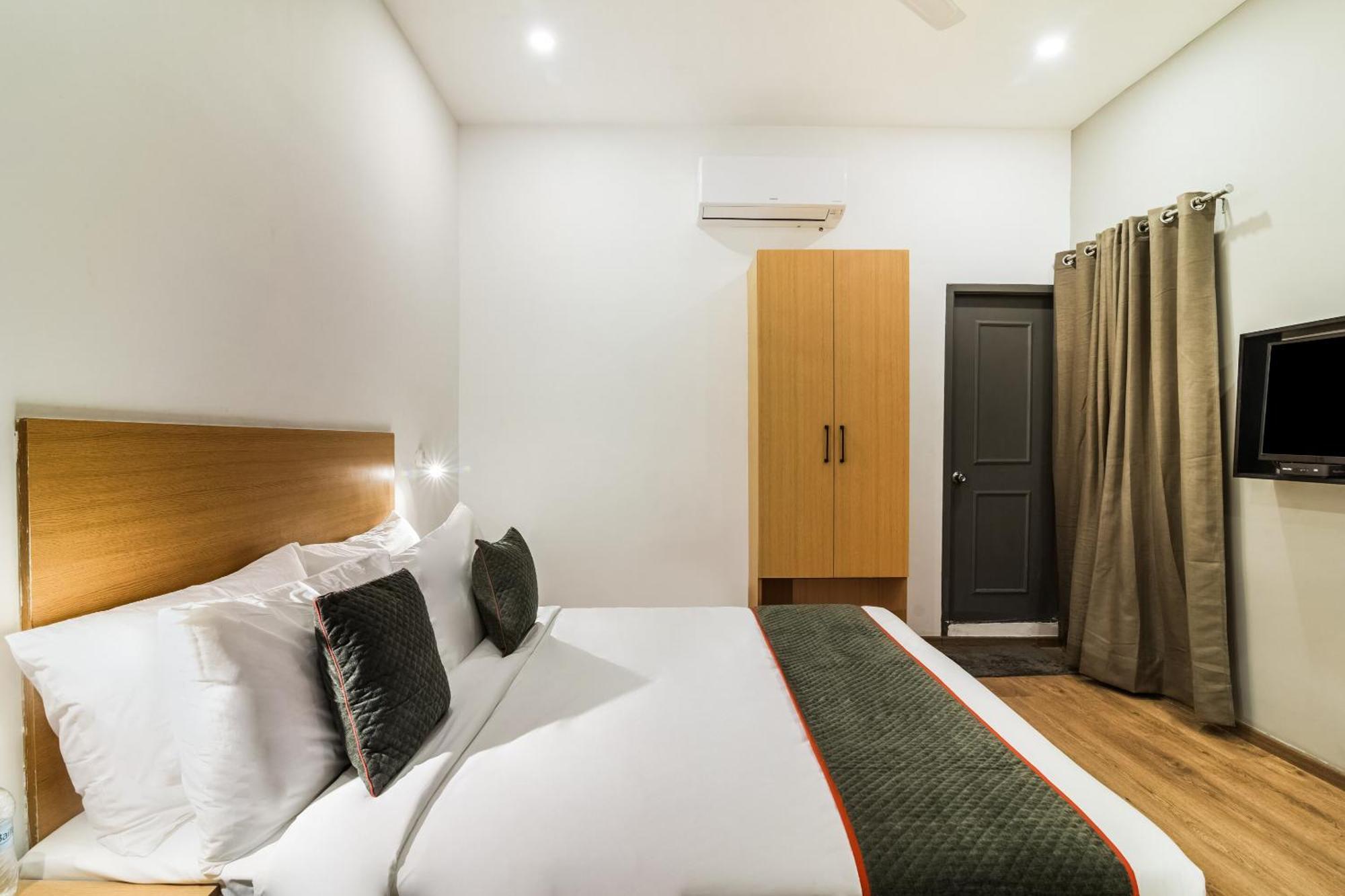 Super Townhouse Xotel Chennai Ngoại thất bức ảnh